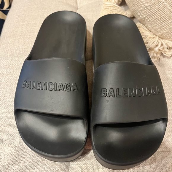 Balenciaga Logo-embossed rubber flatform slides Black 9 - Picture 1 of 4